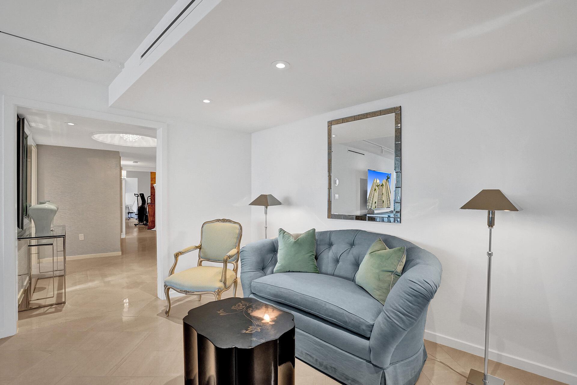 Trianon Condominium - Residential