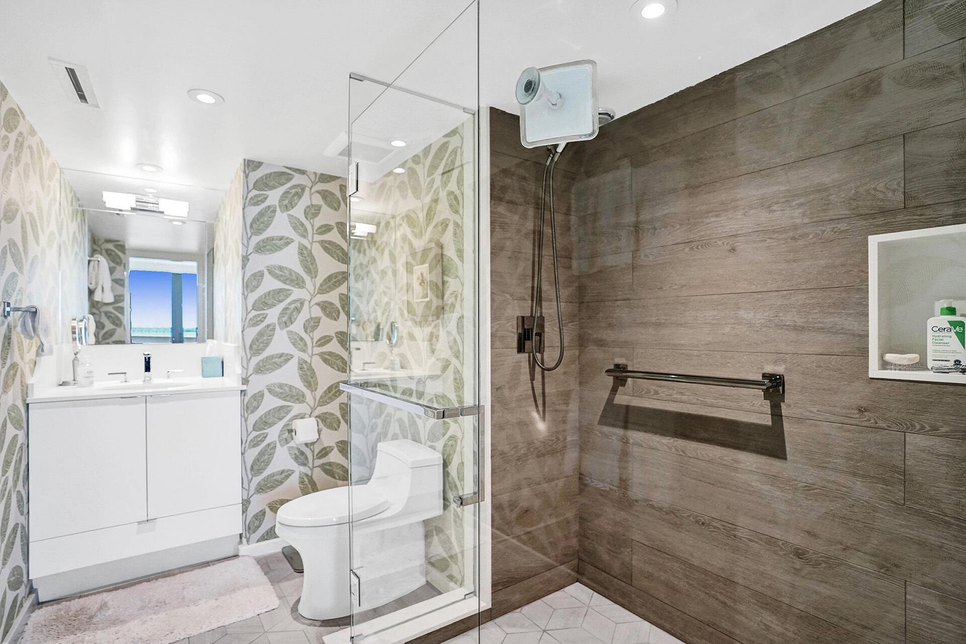 Trianon Condominium - Residential