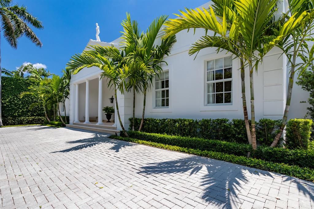 Photo of 1225 N Lake Way, Palm Beach, FL 33480 (MLS # R10734903)