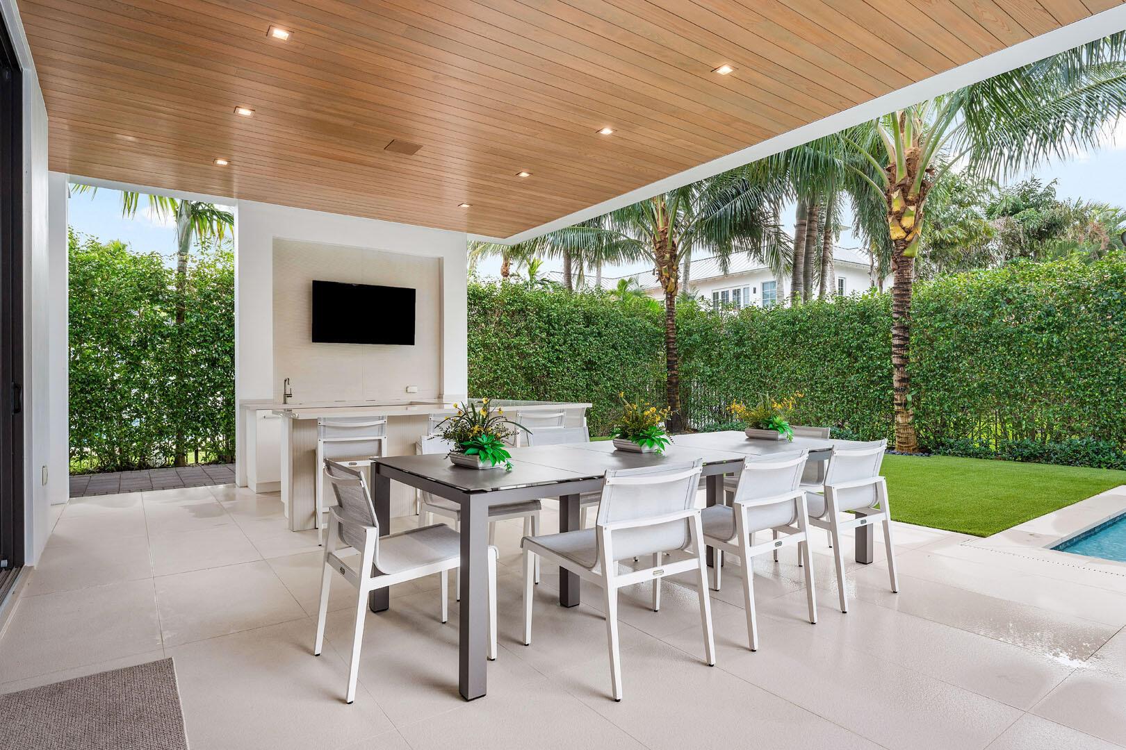 ROYAL PALM YACHT & COUNTR - Residential