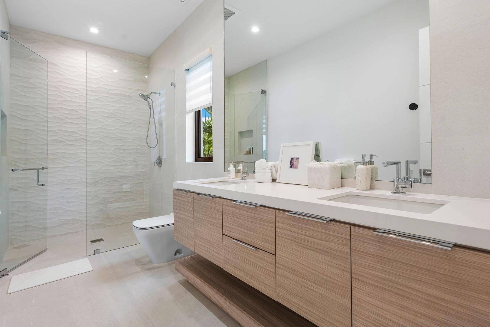 ROYAL PALM YACHT & COUNTR - Residential