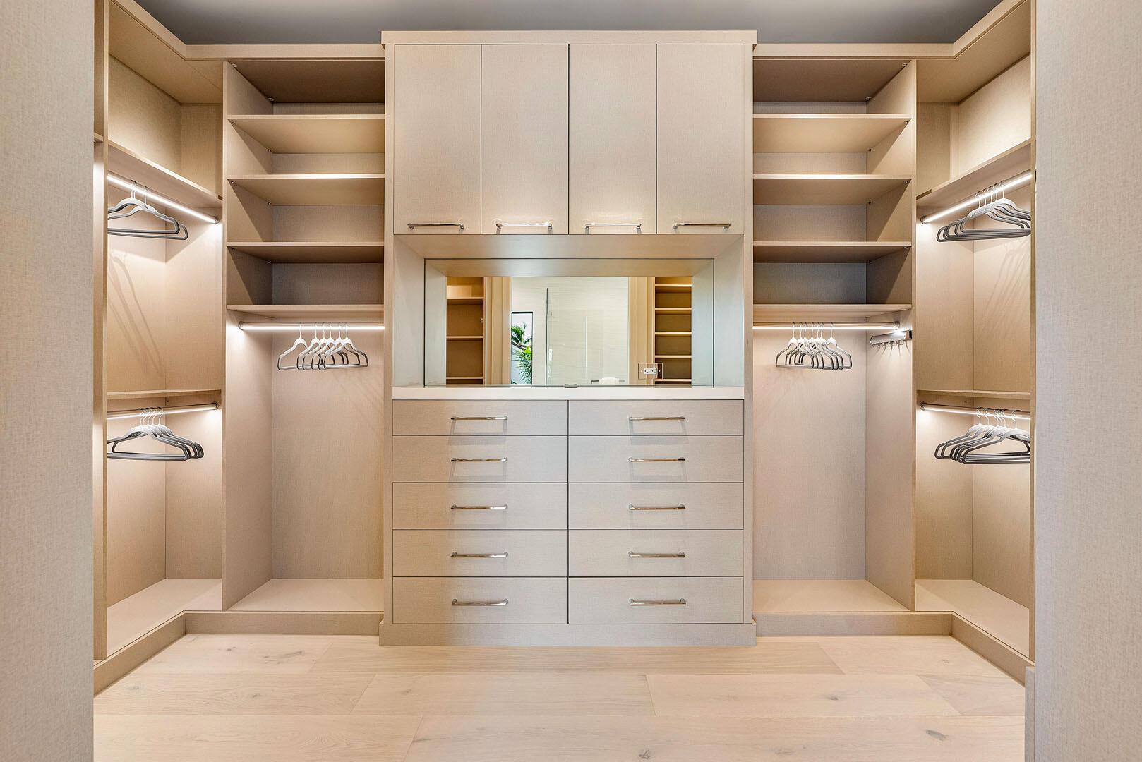 ROYAL PALM YACHT & COUNTR - Residential