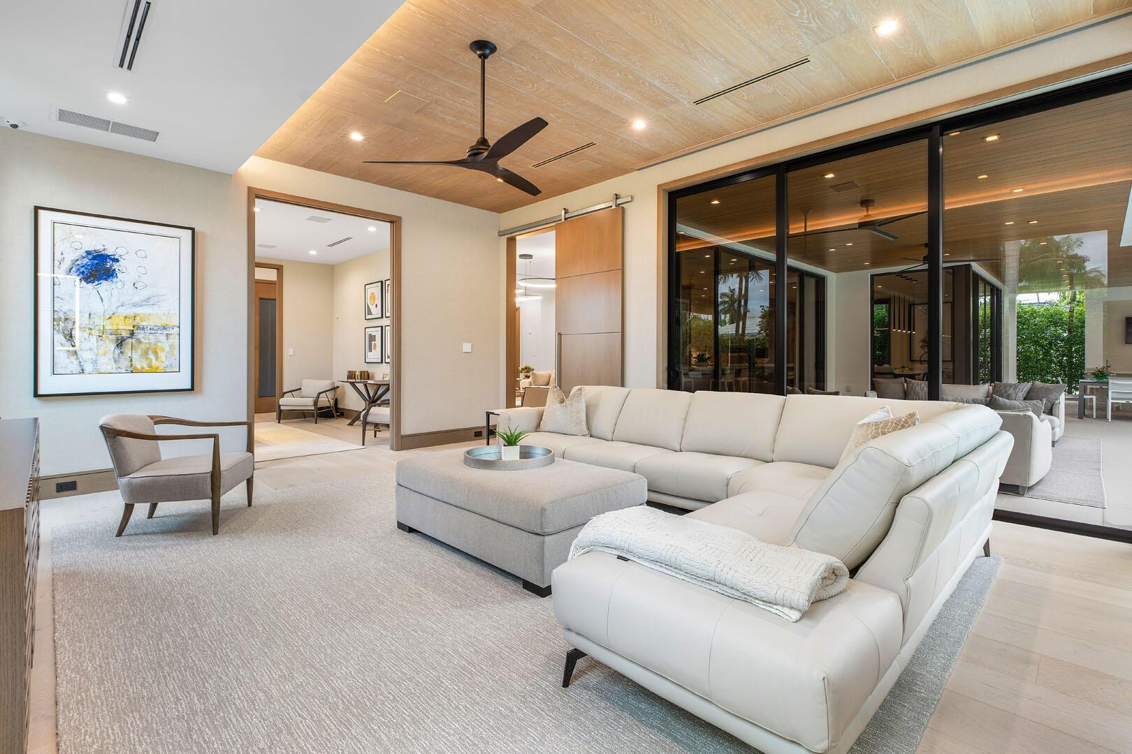 ROYAL PALM YACHT & COUNTR - Residential