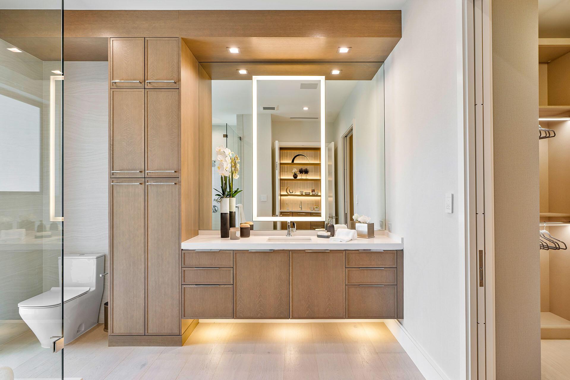 ROYAL PALM YACHT & COUNTR - Residential