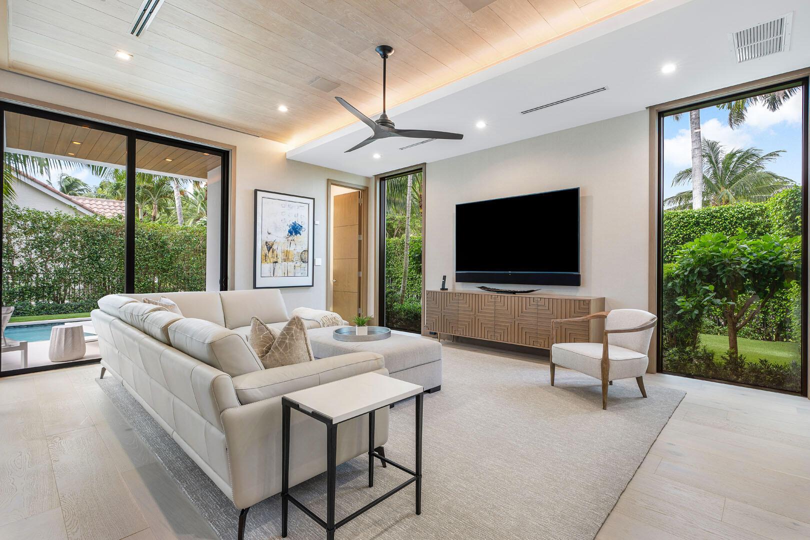 ROYAL PALM YACHT & COUNTR - Residential