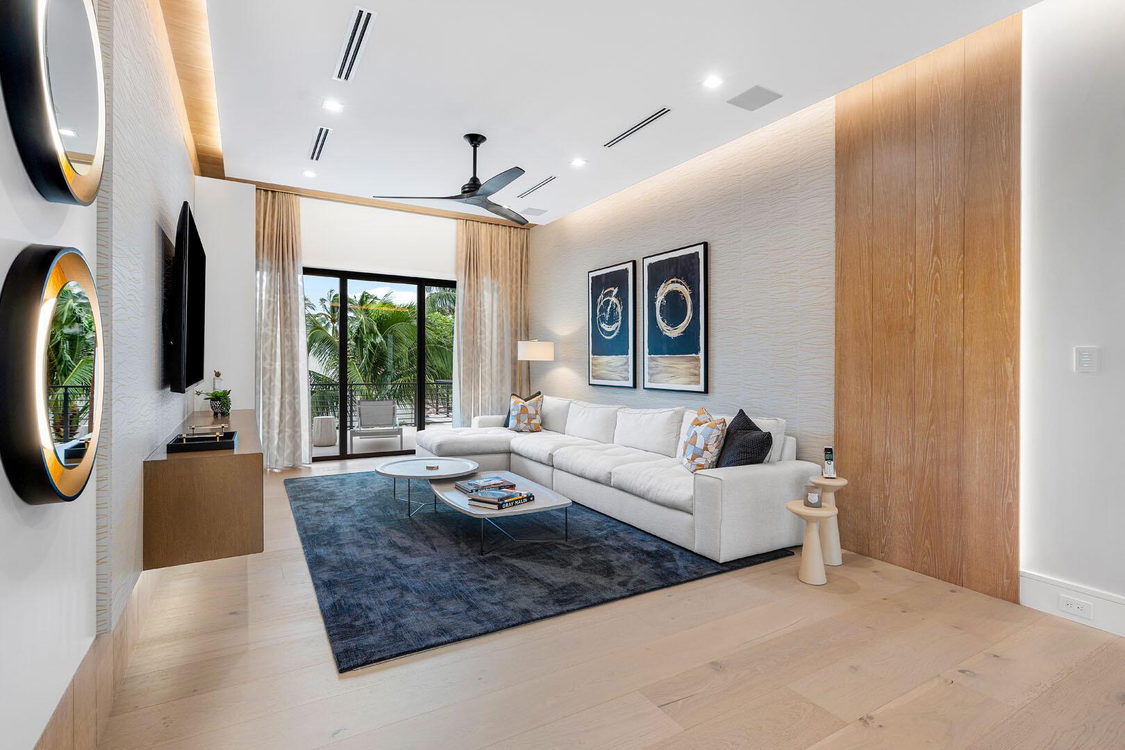 ROYAL PALM YACHT & COUNTR - Residential