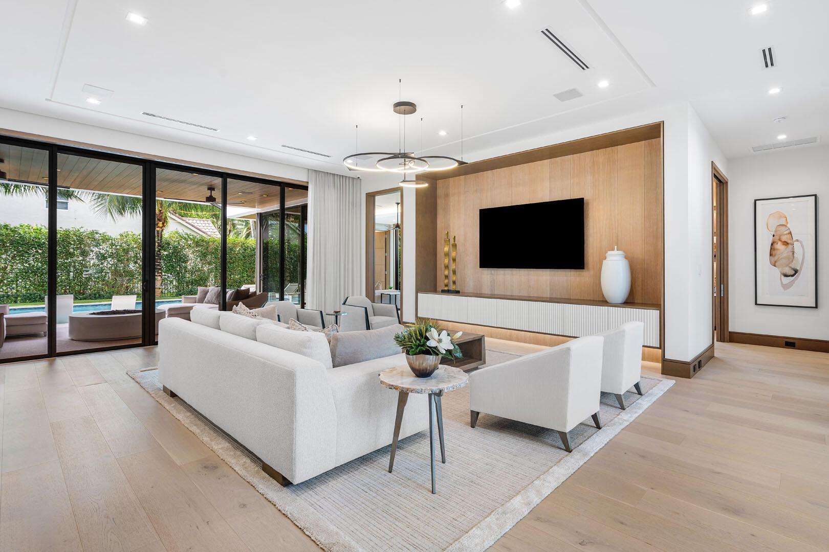 ROYAL PALM YACHT & COUNTR - Residential