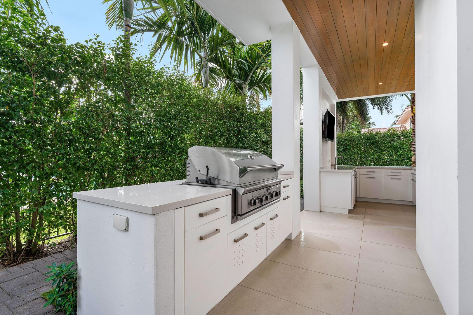 ROYAL PALM YACHT & COUNTR - Residential