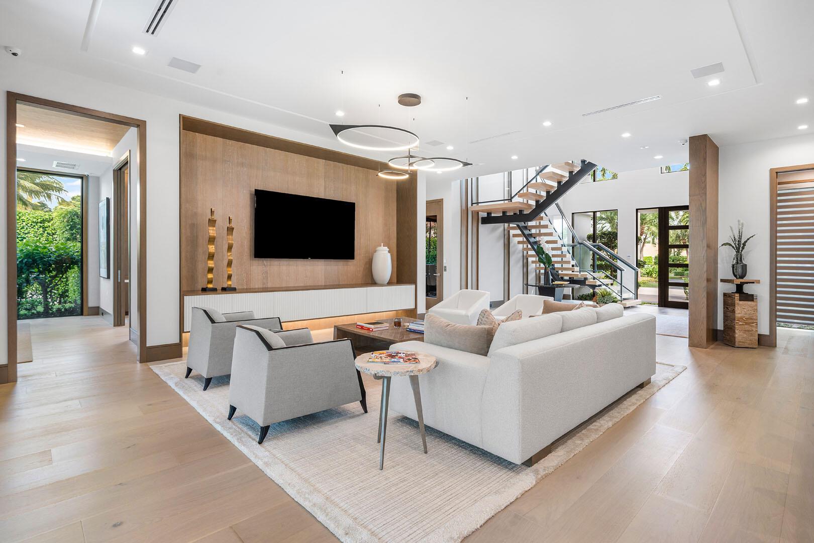 ROYAL PALM YACHT & COUNTR - Residential