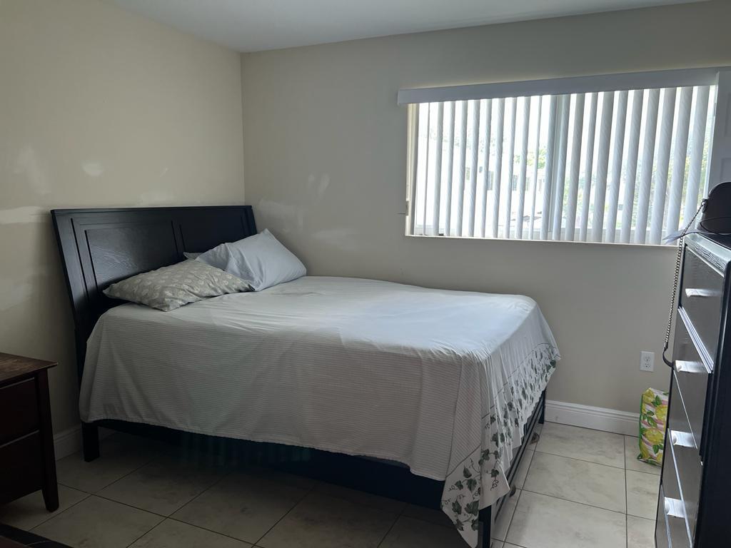 TOWN PARK PLAZA NORTH CON - Residential