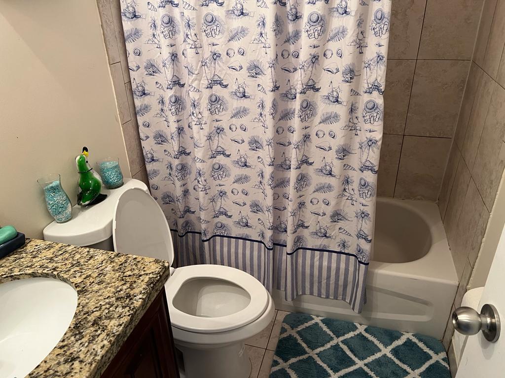 TOWN PARK PLAZA NORTH CON - Residential