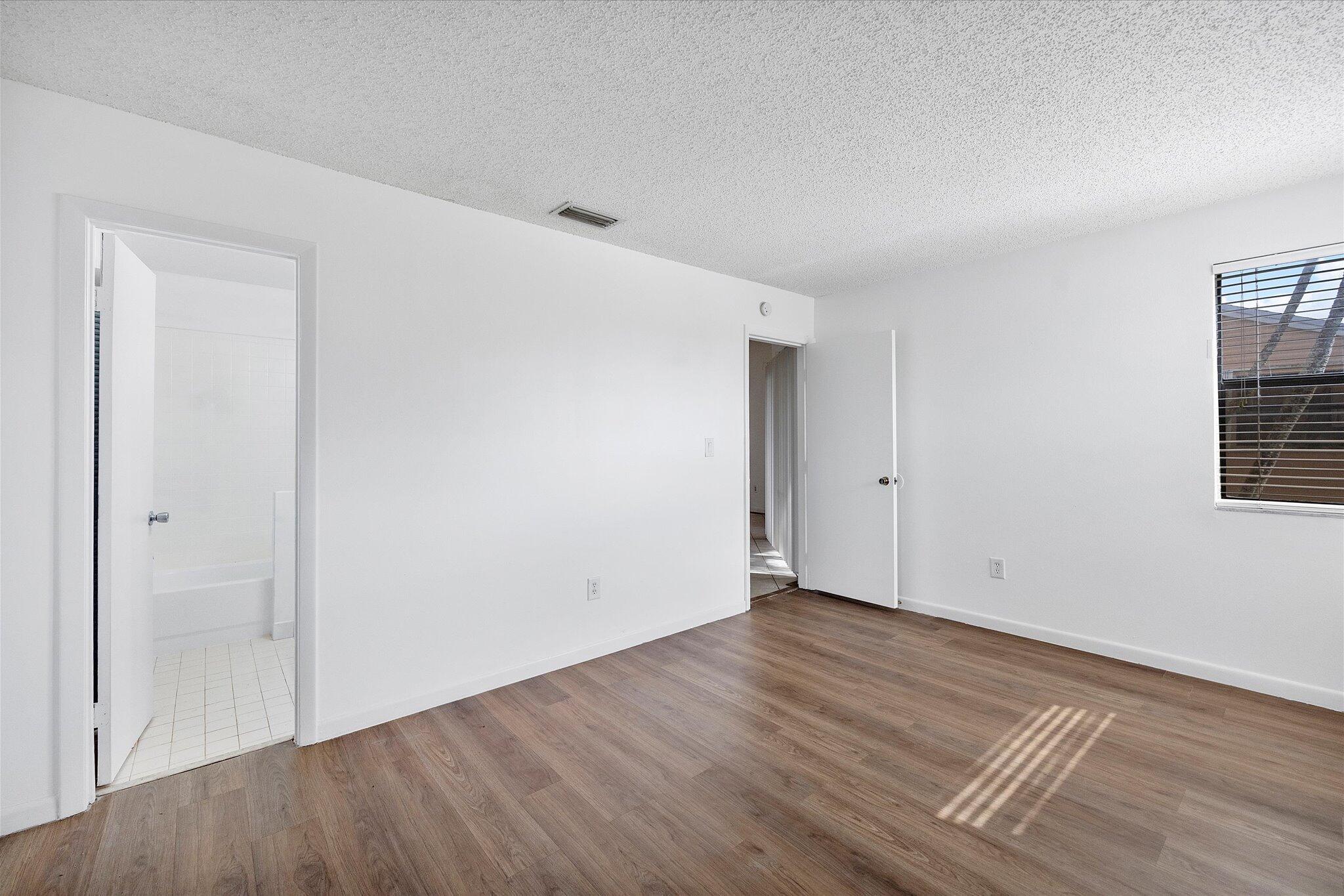LAKESHORE CONDO 7 - Residential Lease
