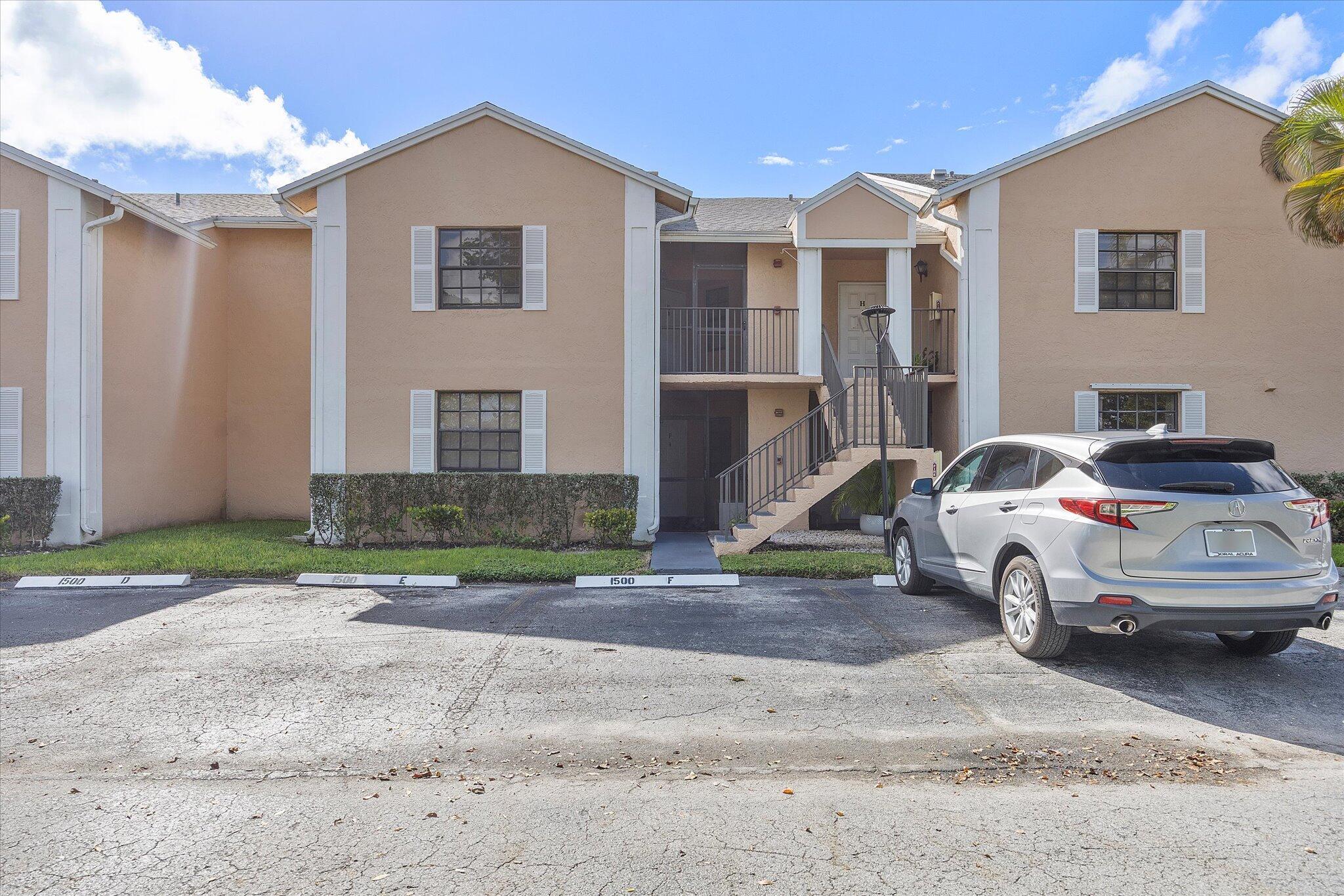 Bright and Spacious 2-Bed/2-Bath Condo with Lake Views in HomesteadEnjoy serene lake views from this beautifully updated condo located in the heart of Homestead. The home features freshly painted interiors, brand-new hardwood flooring, and a convenient in-unit washer and dryer. With a spacious open layout, this residence is move-in ready and perfect for comfortable living.Ideally situated just minutes from major highways, top schools, dining, and shopping, this property offers both convenience and lifestyle. Don't miss the opportunity to make this lake-view condo your new home--schedule a showing today!