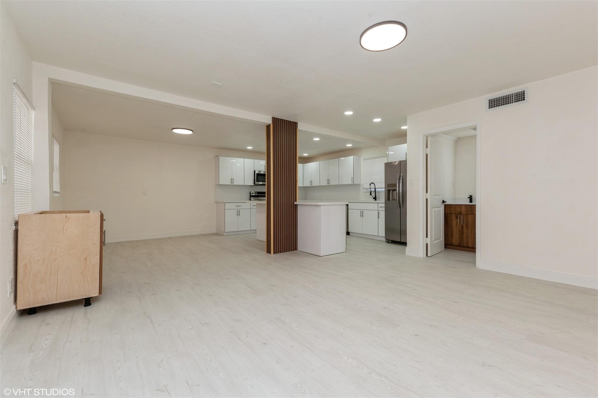 122 SW 9th St