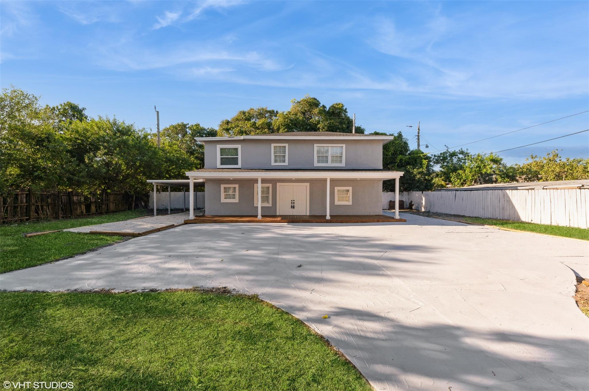 122 SW 9th St