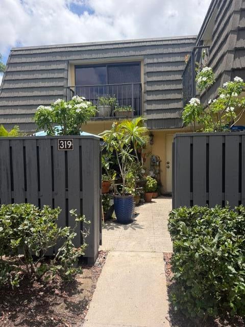 Photo of 319 3rd Way, West Palm Beach, FL 33407 (MLS # B26041020)