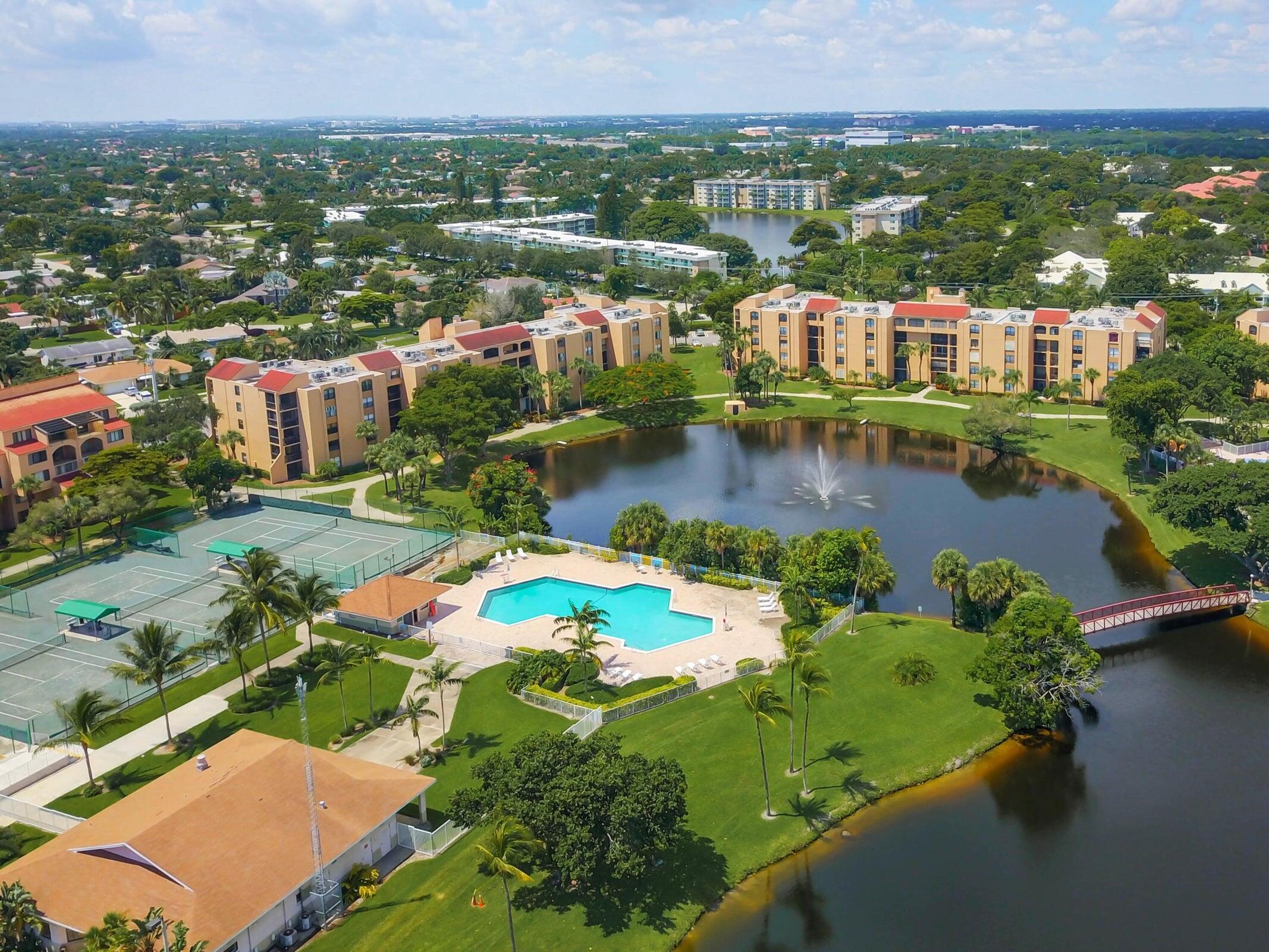 LAVERS DELRAY RACQUET CLUB CONDO - Residential Lease