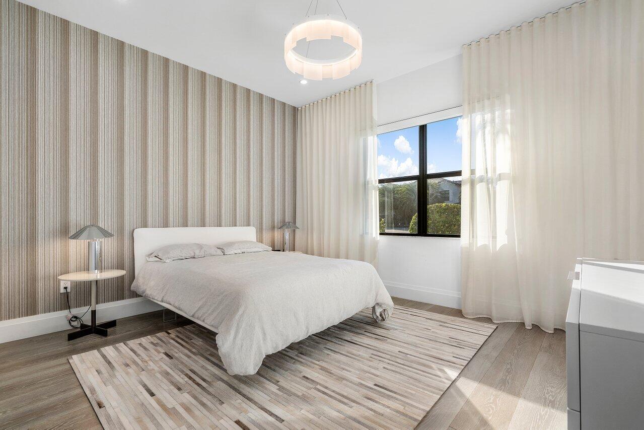 SEVEN BRIDGES - Residential