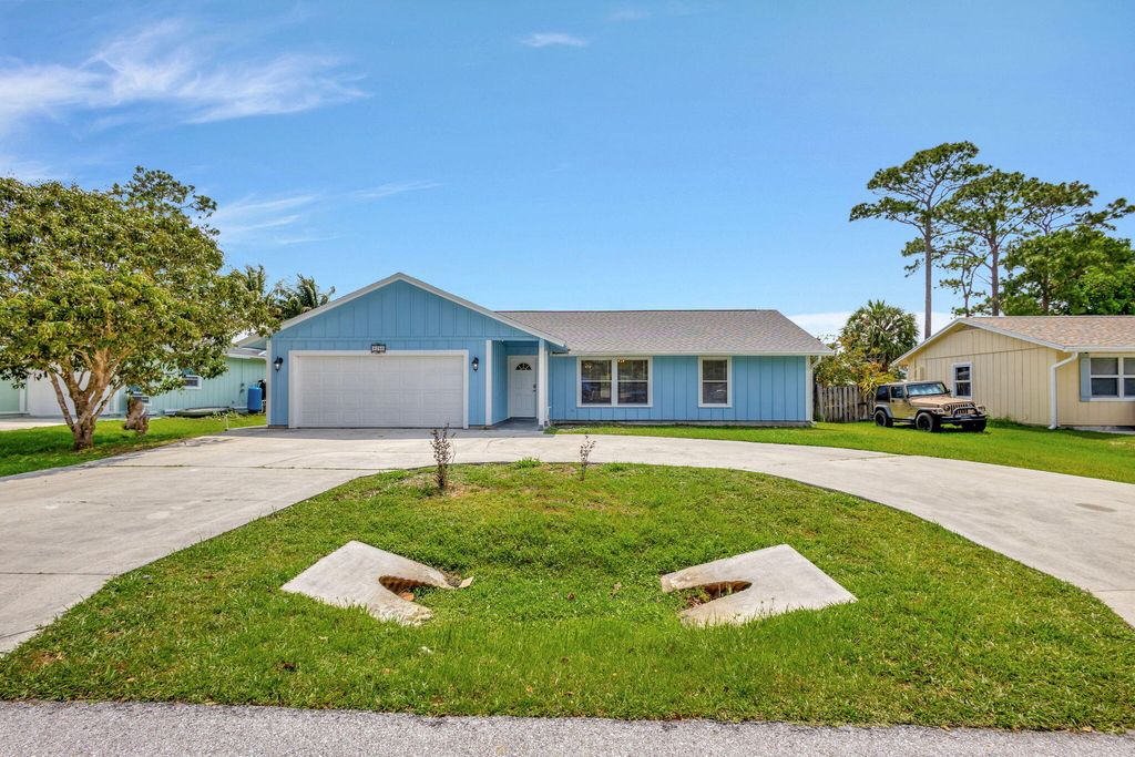 Photo of 8280 SE Sweetbay Avenue, Hobe Sound, FL 33455 (MLS # R10988257)