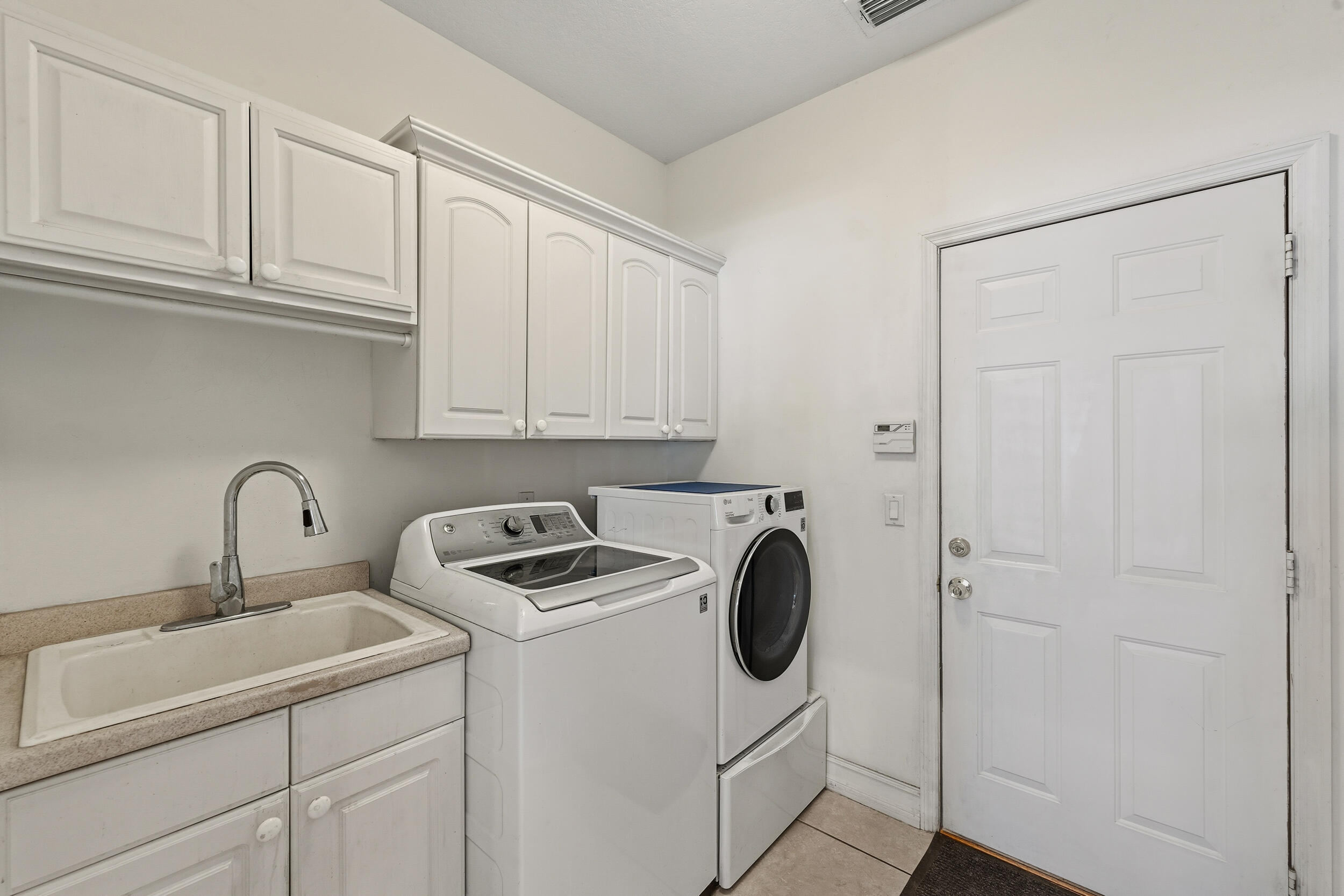 RIVER VISTA SUBDIVISION REPLAT - Residential