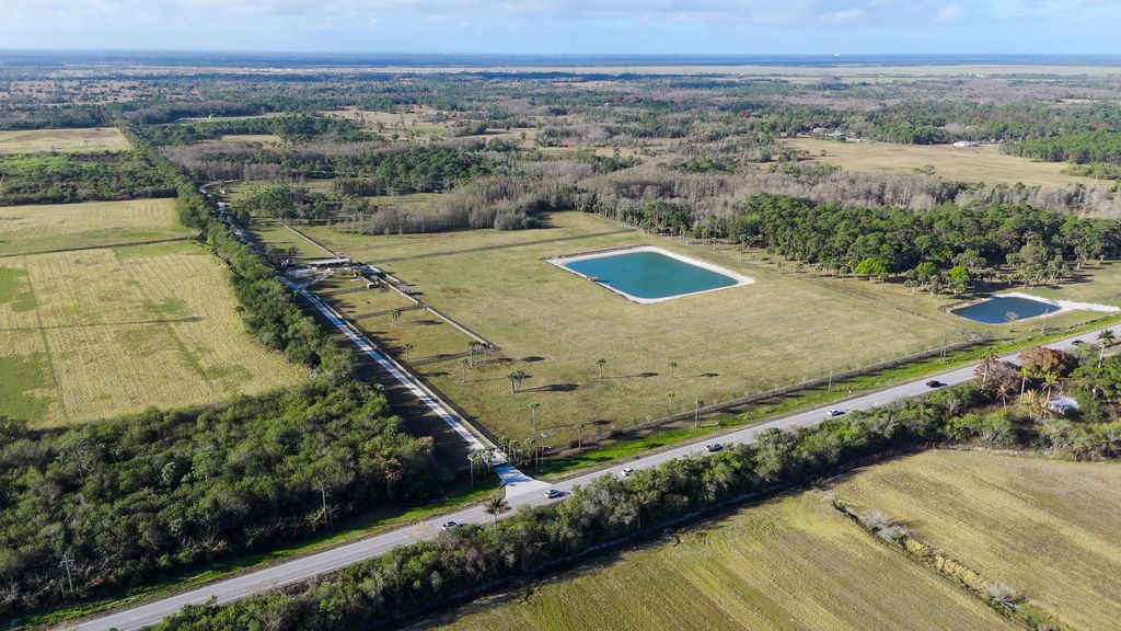 Photo of 4350 SE Bridge Road, Hobe Sound, FL 33455 (MLS # R11169287)
