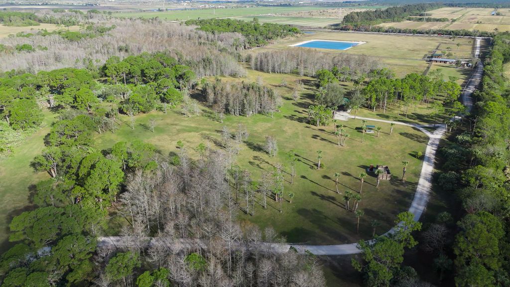 Photo of 4350 SE Bridge Road, Hobe Sound, FL 33455 (MLS # R11169287)