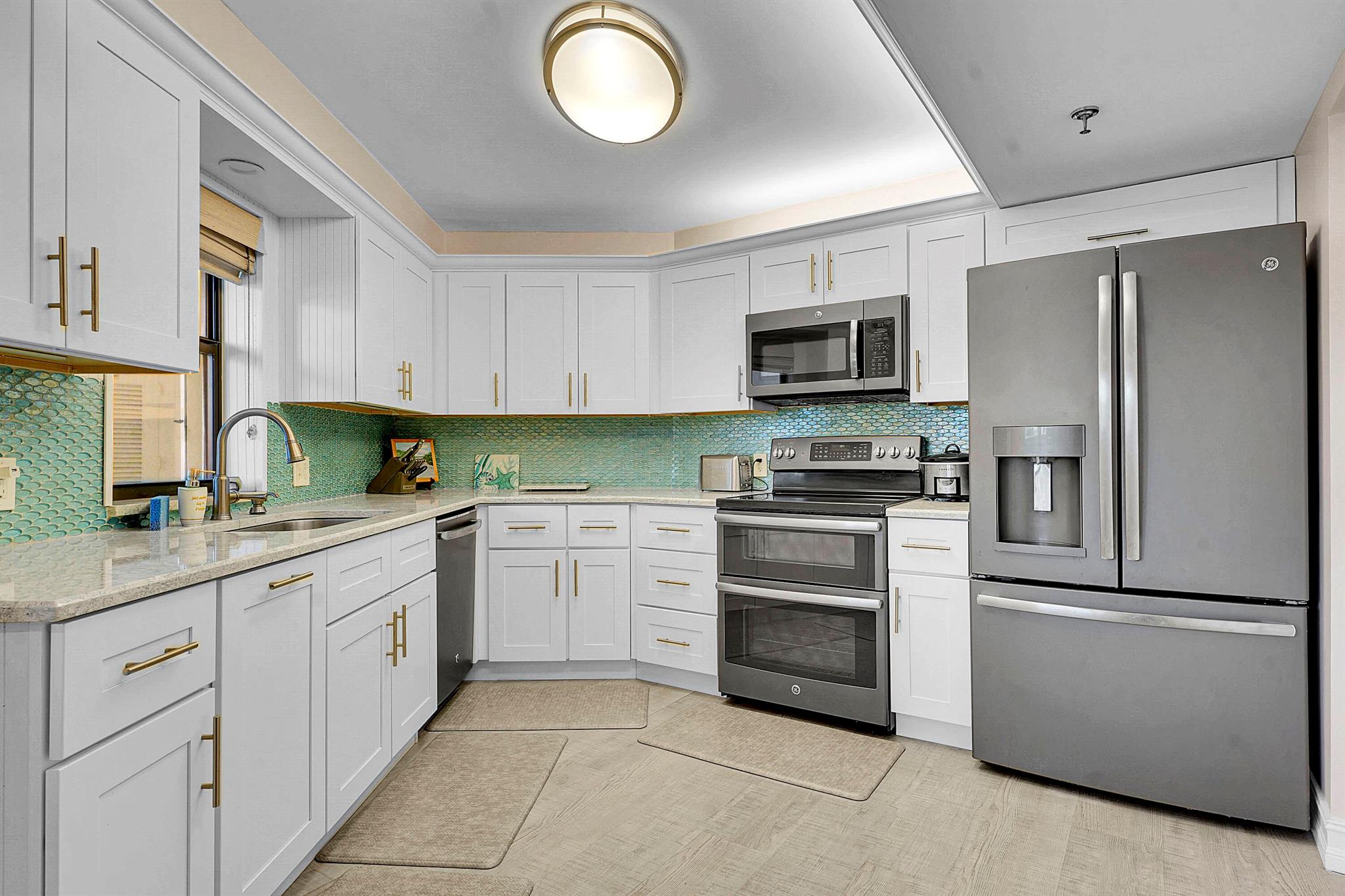 SANDPOINTE BAY CONDO - Residential