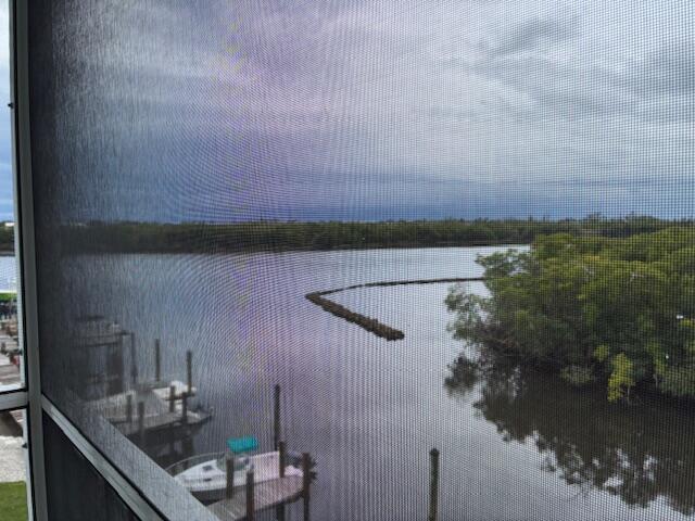 689 NE 6th Court 404