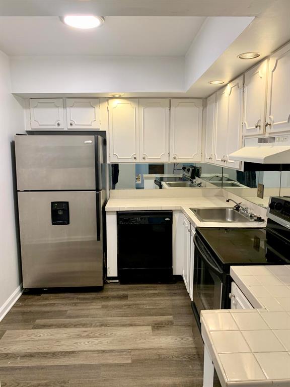 Come see this recently renovated 2/2 ground floor unit with a private entry point. This includes water + Basic cable. 3 mounted Tv's included set up in every room. This corner unit is quiet and just had brand new vinyl flooring installed throughout. The entire unit was freshly painted. Stainless steel fridge with ice maker and water feature. The Ac is new and that allows for a extremely low electric bill. Both closets have custom built in t provide maximum storage. Washer/Dryer room is large and has plenty of machines. Casa Del Rio is located walking distance to FAU and all east Boca has to offer.