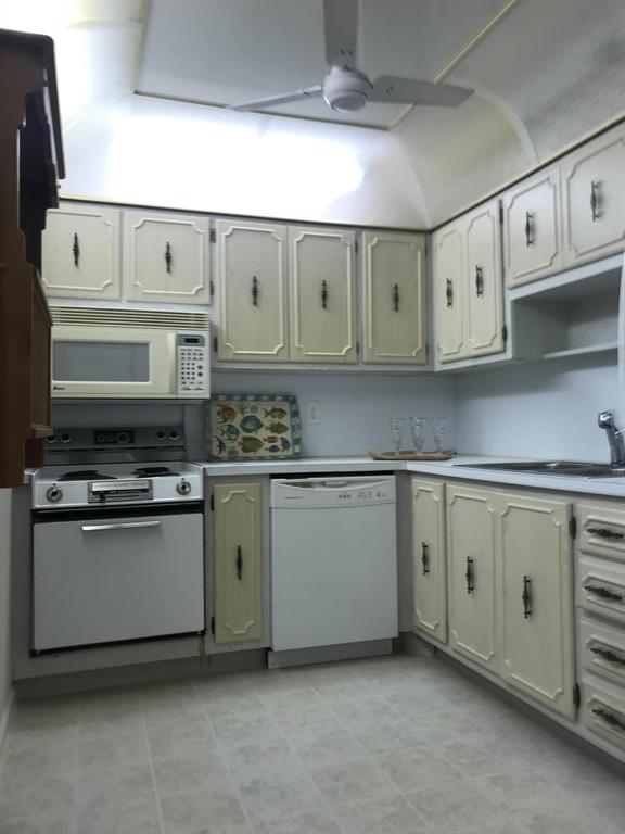 LIMETREE CONDO - Residential