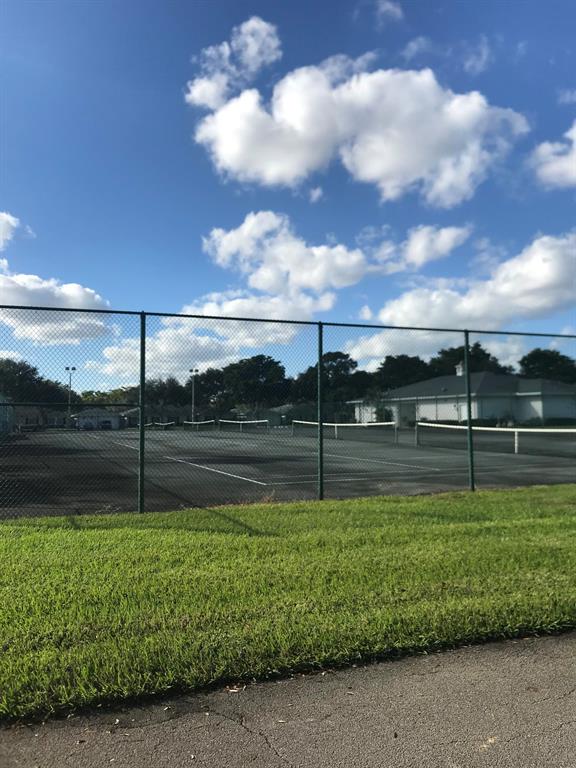 LIMETREE CONDO - Residential