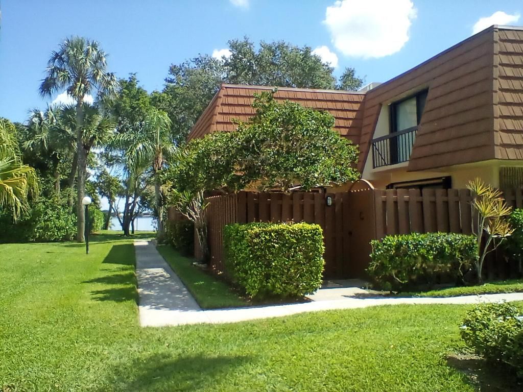 Photo of 825 Center Street #21c, Jupiter, FL 33458 (MLS # R10951000)