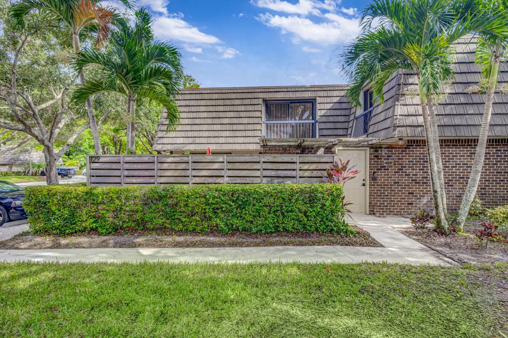 Photo of 129 1st Terrace, Palm Beach Gardens, FL 33418 (MLS # R11013916)