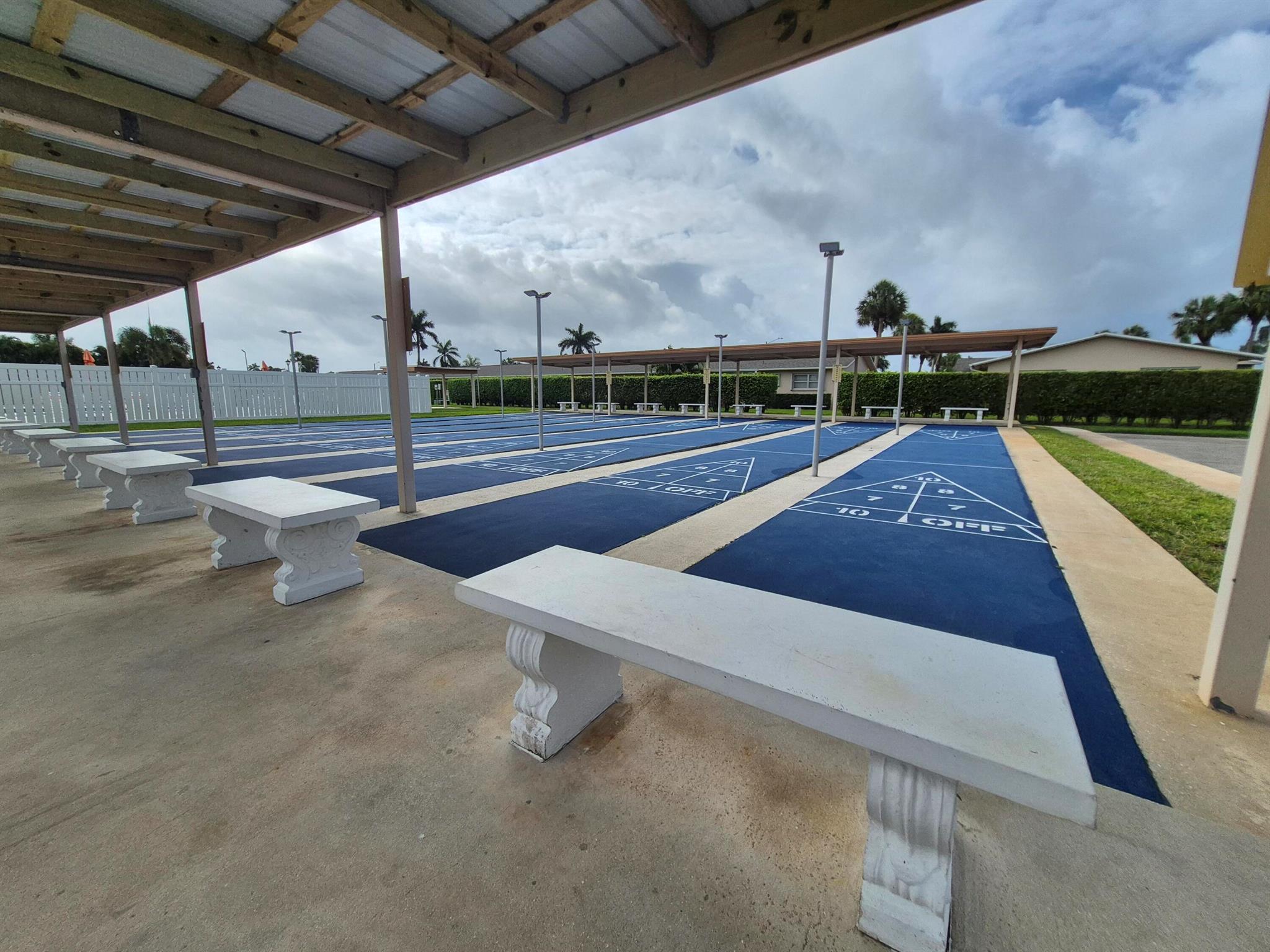 CRESTHAVEN VILLAS CONDO 25 - Residential