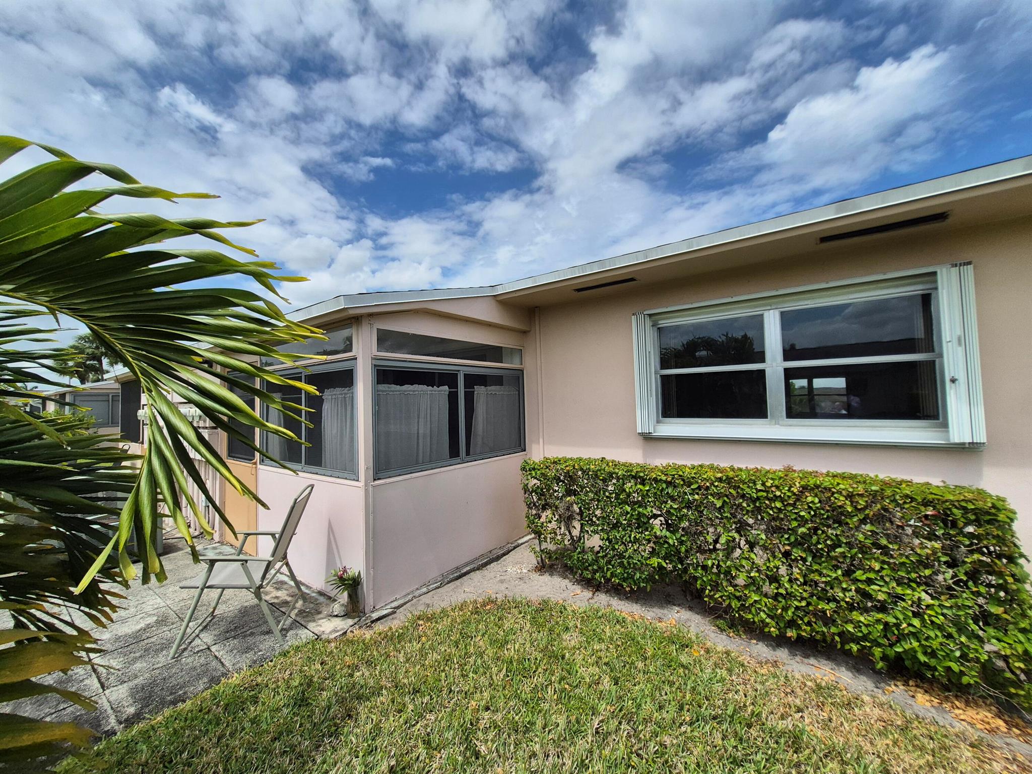 CRESTHAVEN VILLAS CONDO 25 - Residential