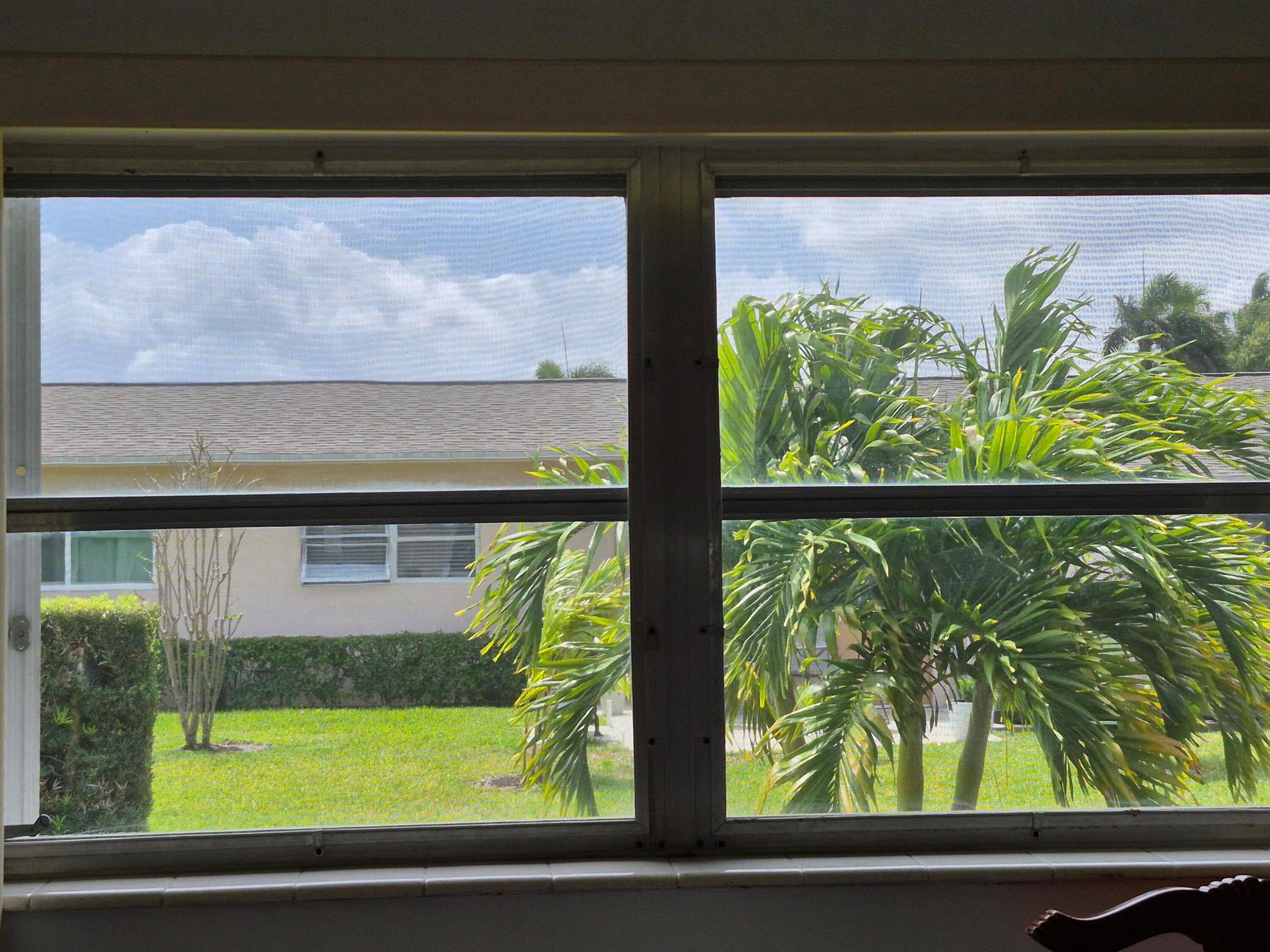 CRESTHAVEN VILLAS CONDO 25 - Residential