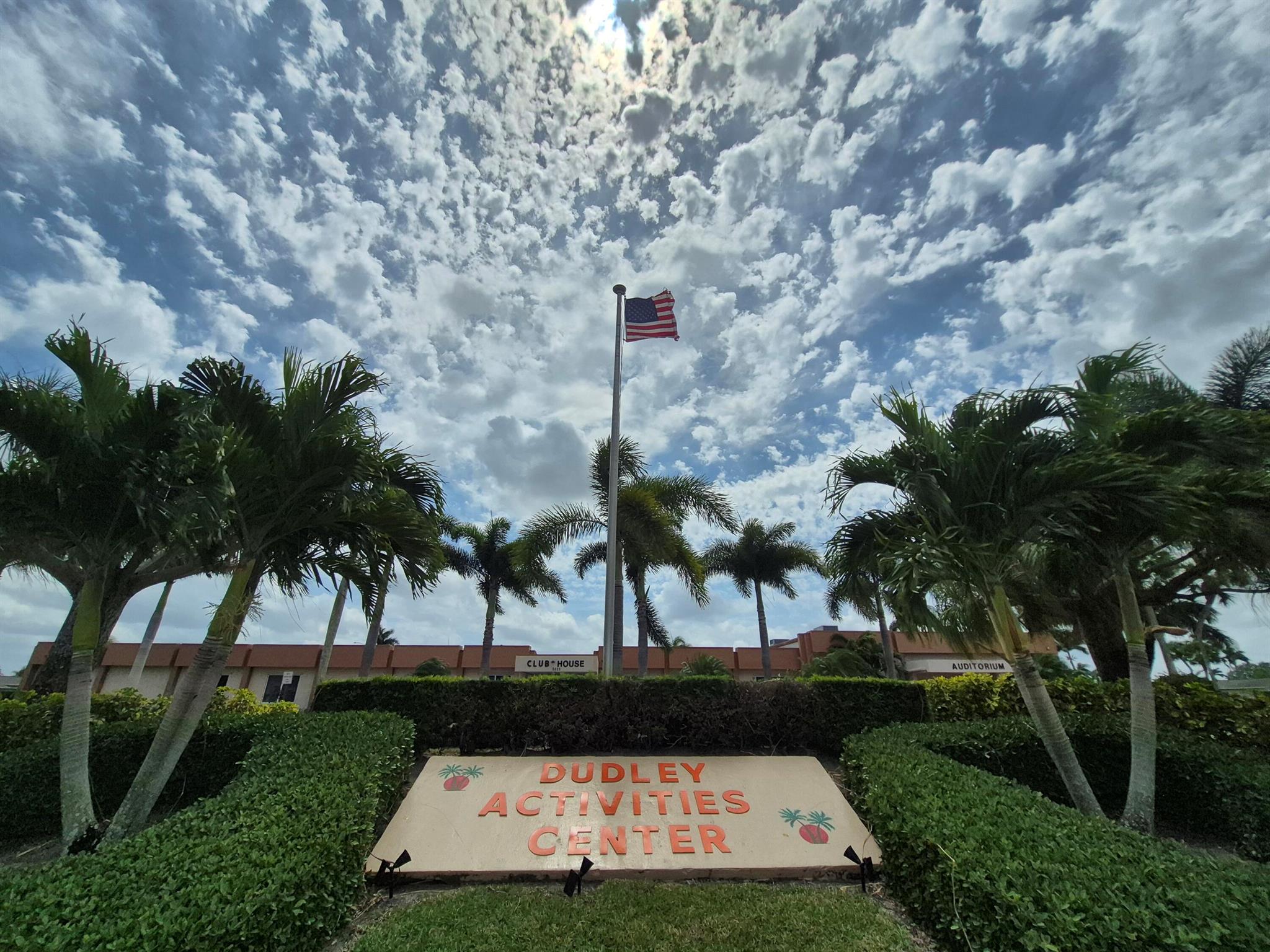 CRESTHAVEN VILLAS CONDO 25 - Residential