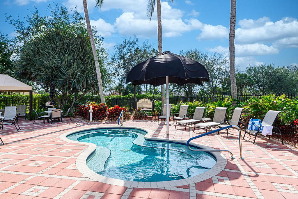 VALENCIA SHORES - Residential