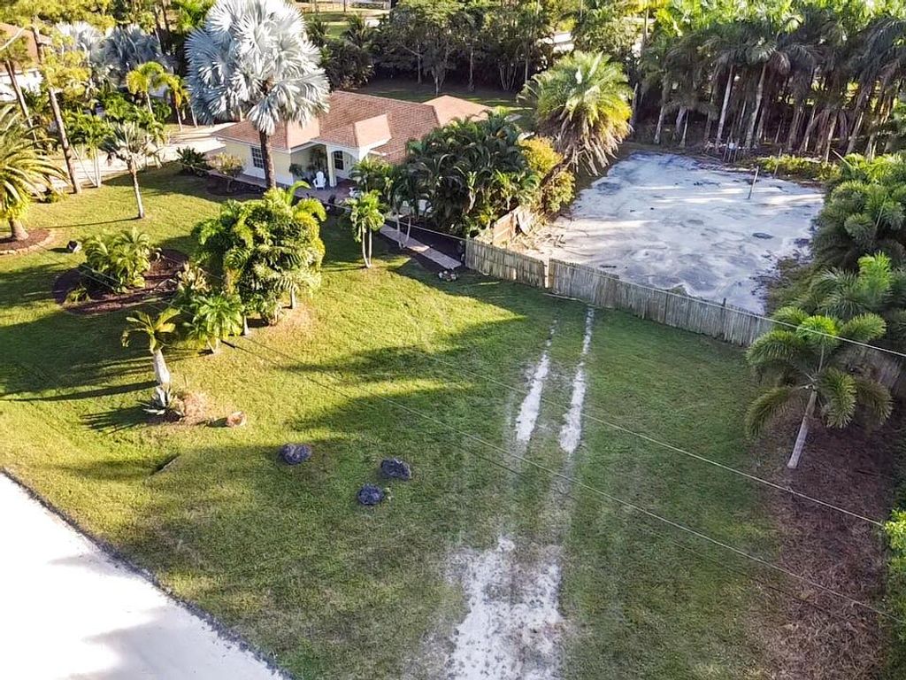 Photo of 15780 75th Lane N, Loxahatchee, FL 33470 (MLS # R10941570)