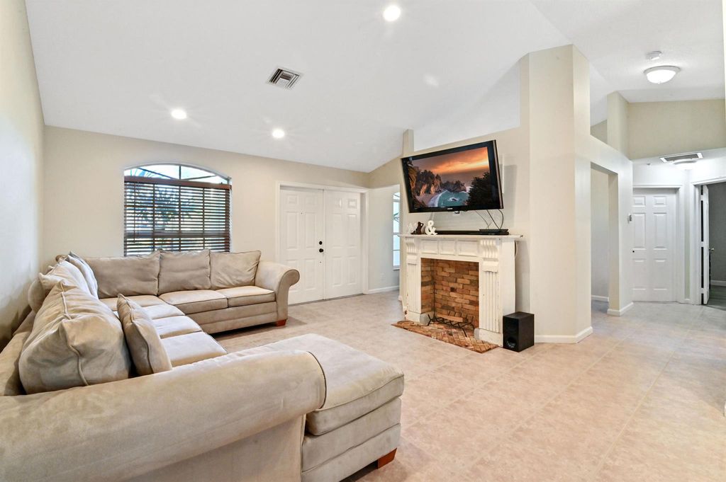 Photo of 15780 75th Lane N, Loxahatchee, FL 33470 (MLS # R10941570)