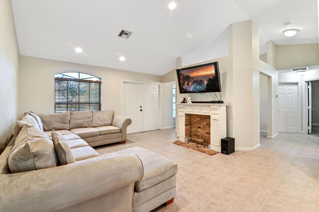 Photo of 15780 75th Lane N, Loxahatchee, FL 33470 (MLS # R10941570)