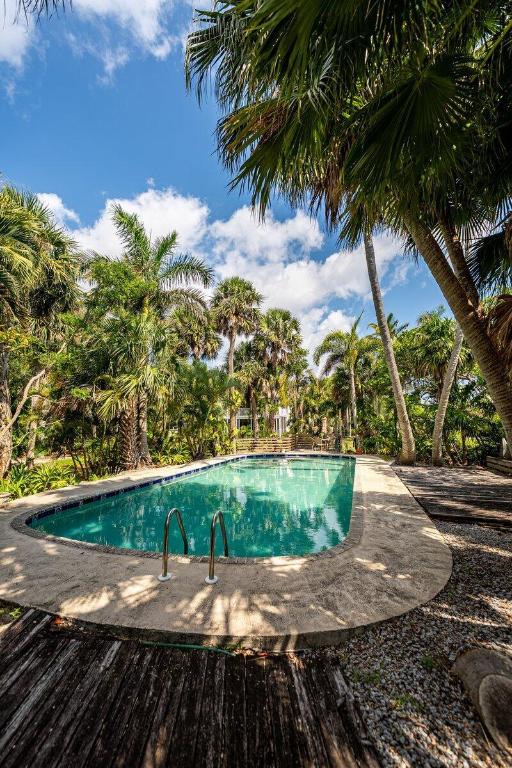 METES AND BOUNDS - Residential