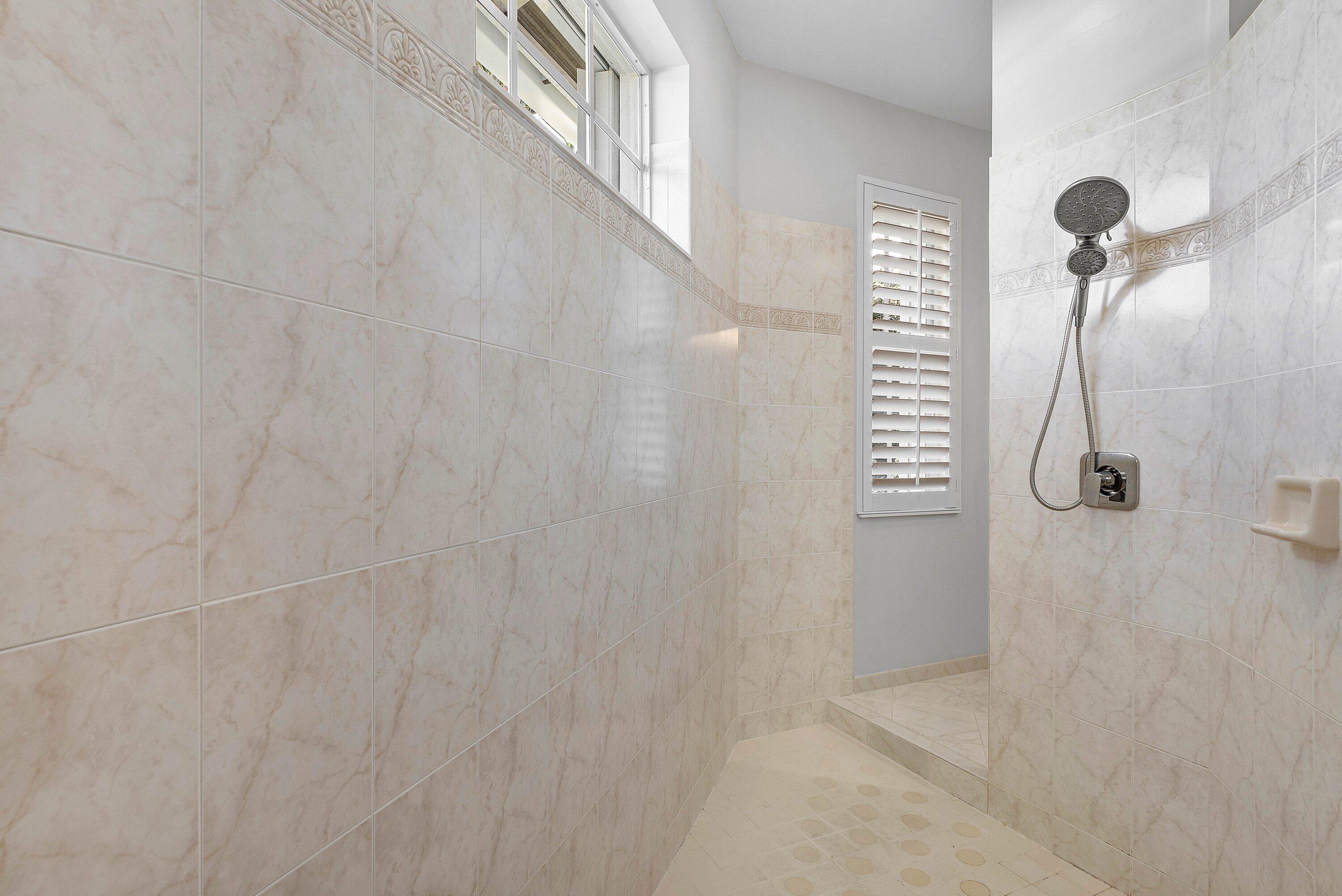 ISLES AT WELLINGTON 6 - Residential Lease