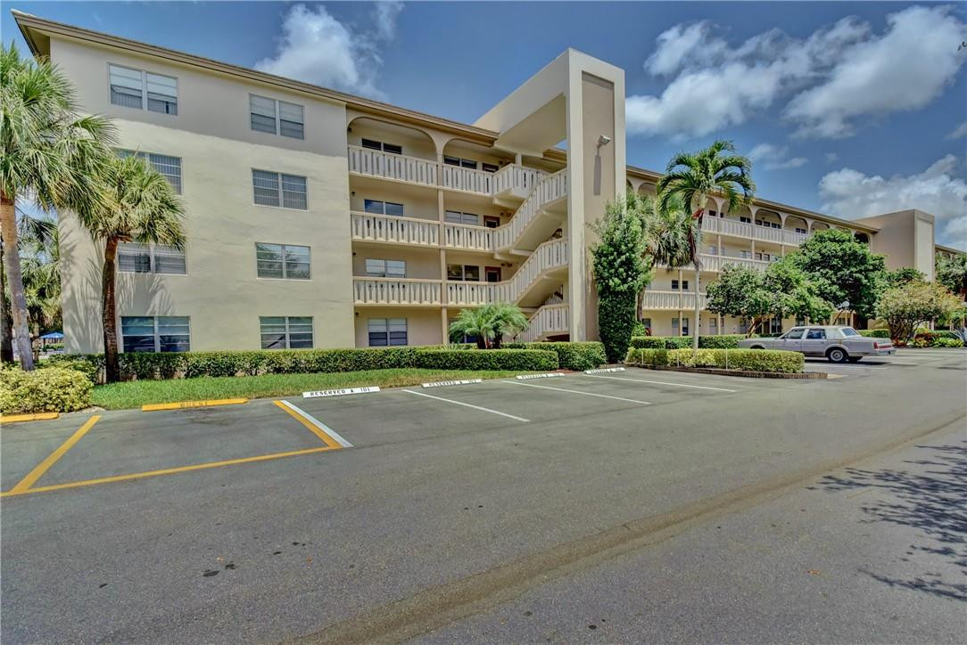 WYNMOOR VILLAGE - Residential