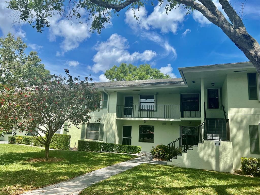 Photo of 1401 Sabal Ridge Circle #G, Palm Beach Gardens, FL 33418 (MLS # R10783461)