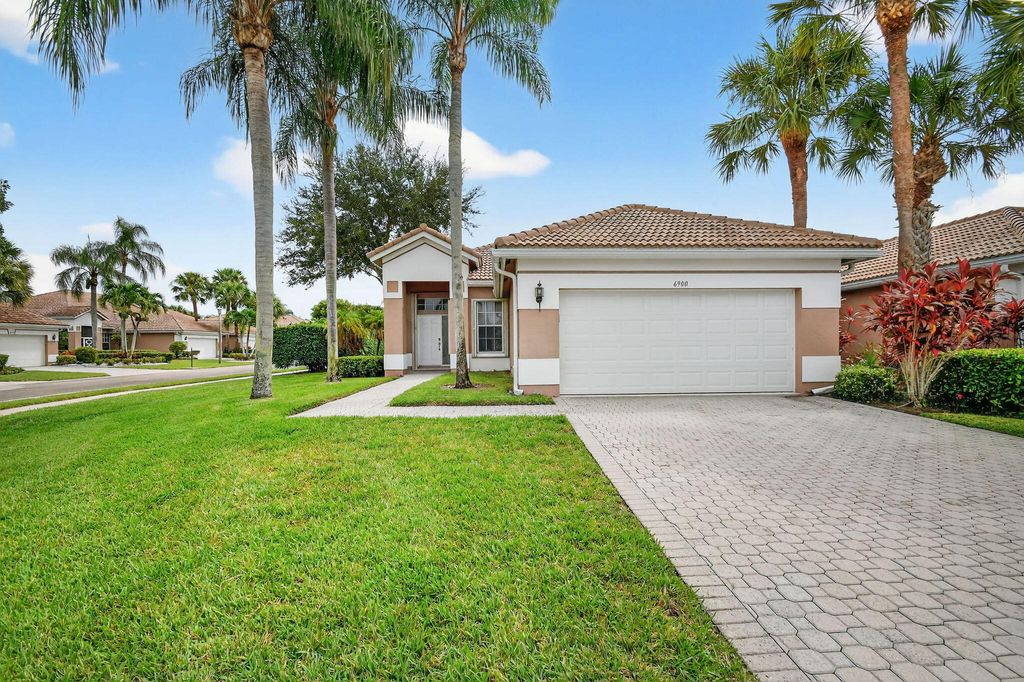 Photo of 6900 Cairnwell Drive, Boynton Beach, FL 33472 (MLS # R11121796)