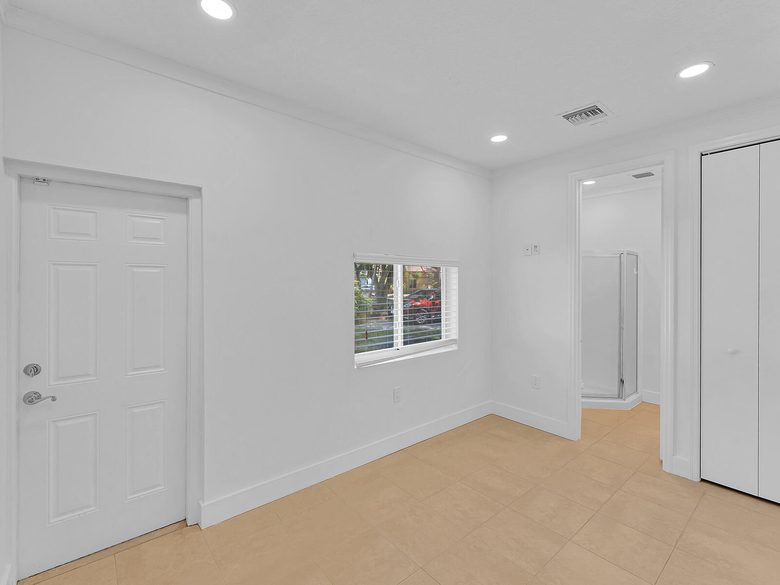EMBASSY LAKES - Residential Lease