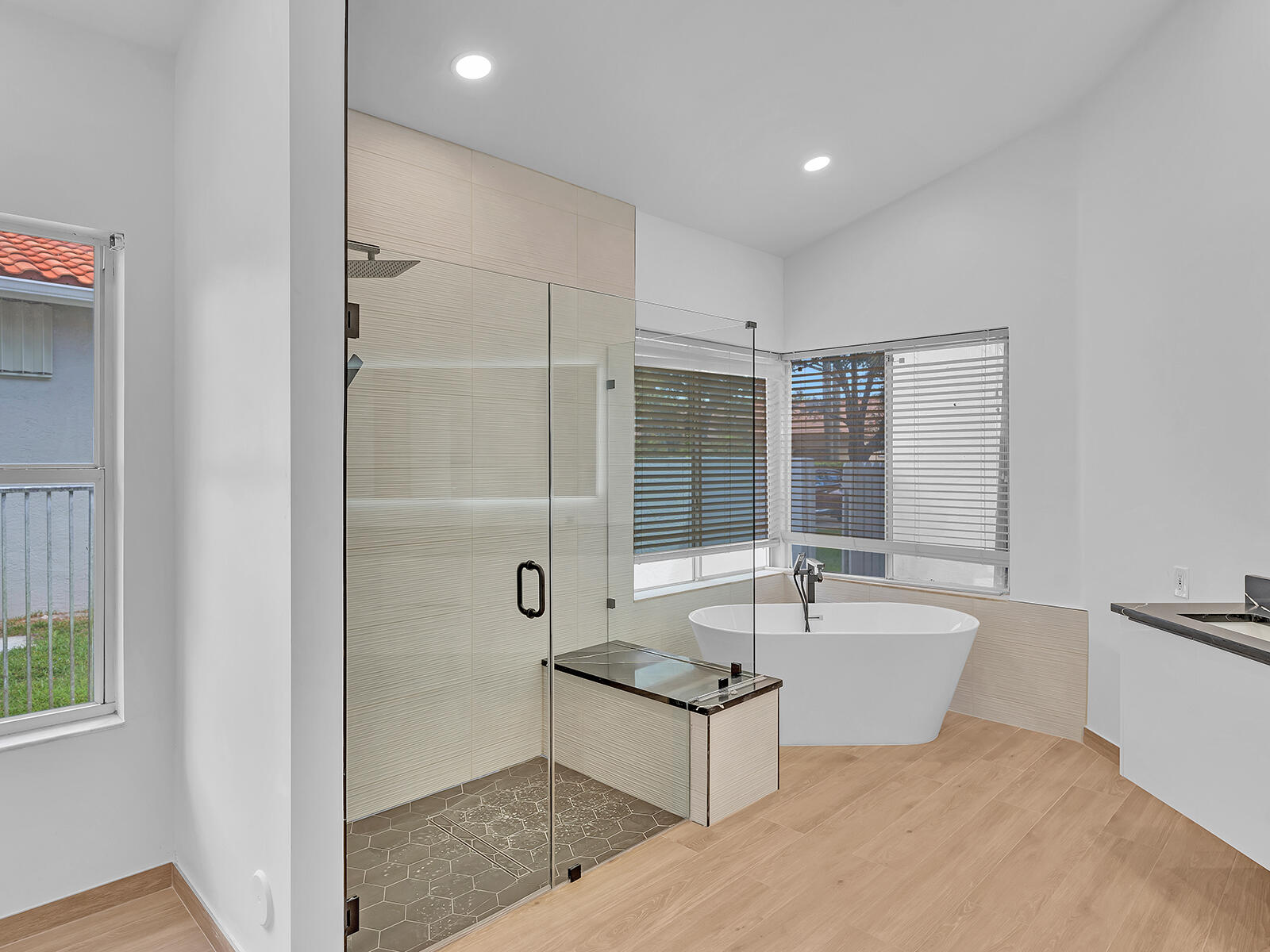 EMBASSY LAKES - Residential Lease
