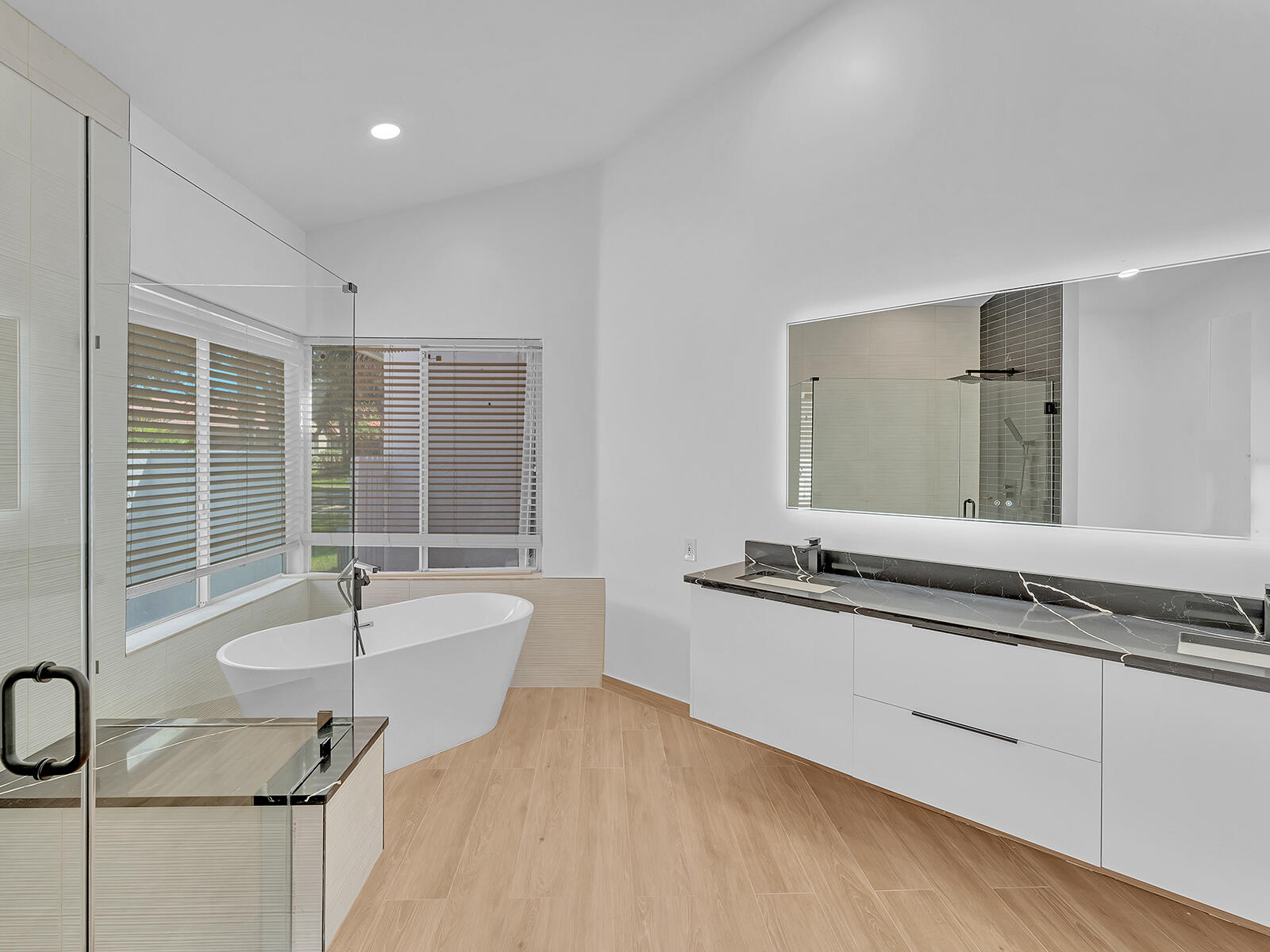 EMBASSY LAKES - Residential Lease