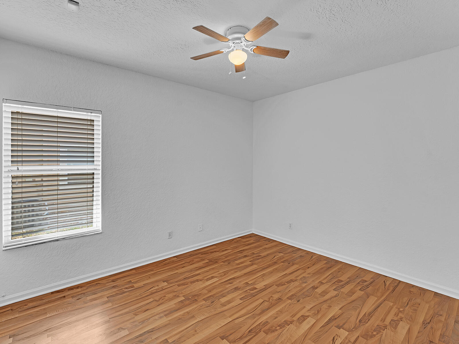 EMBASSY LAKES - Residential Lease